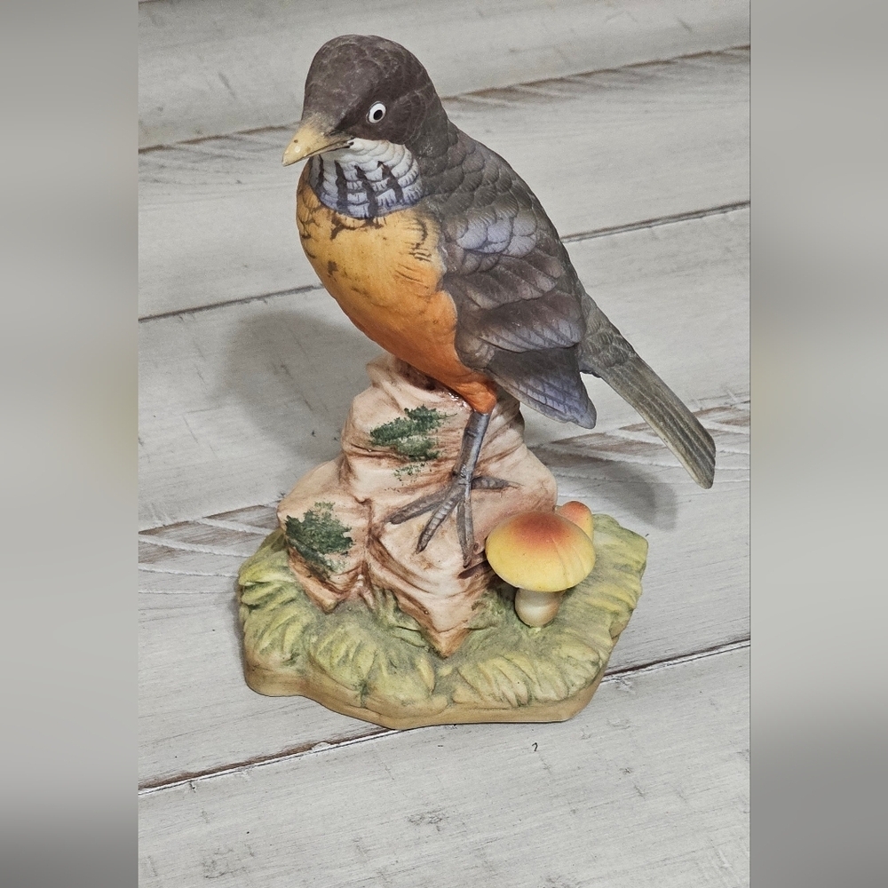 VINTAGE LEFTON HAND PAINTED CERAMIC ROBIN BIRD FIGURINE MUSHROOM KW7457 - Picture 1 of 9